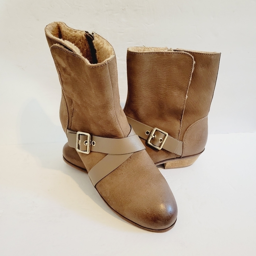 NEW Softwalk Rayne Brown Soft Leather Pull On Mid Buckle Bootie Size 8.5